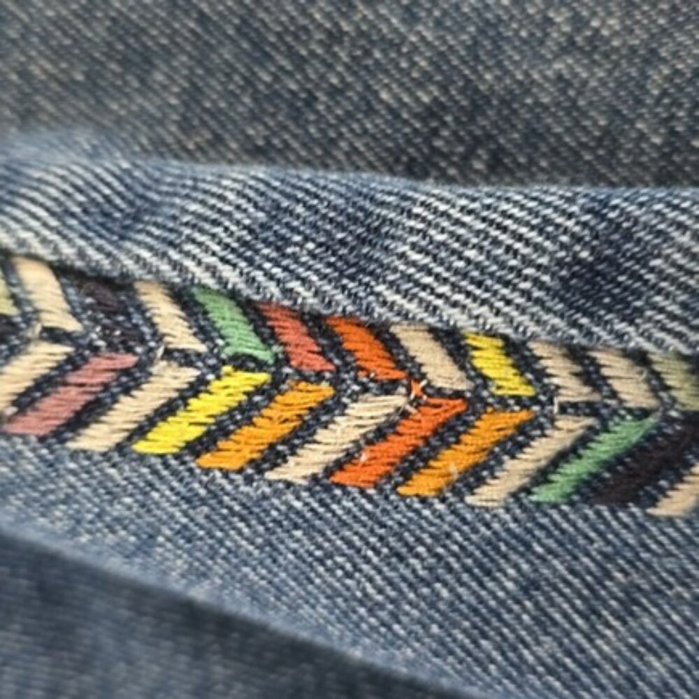 Knox Rose Women's Boyfriend Barrel Jeans Size 10 Blue Denim Rainbow Embroidered - Picture 11 of 12